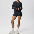 Set fitness nero 3 pezzi con giacca a zip, canotta slim e pantaloncini sportivi a vita alta - S / Nero