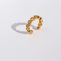 Eleganter goldener Ohrclip mit klaren Zirkonia Steinen für einen minimalistischen Look - Gold