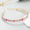 Cerchietto barocco dorato con strass rosa e trasparenti su base geometrica bianca - Rosa Multicolore