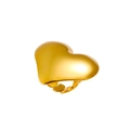 Detail van de gouden hartring met hartvormige band en gepolijste metalen afwerking - Gouden Ring
