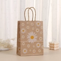 Bolsa de regalo de papel kraft marrón con estampado de margaritas y asas de cuerda firme - Estampado De Margaritas Grandes Disperso (706-2)