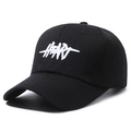 Casquette de baseball en coton noir avec broderie HEART blanche vue sous un angle de 45° - Réglable / Noir