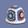 Handgefertigter bunter Häkelhut mit Vintage-Blumenmuster und gewelltem Rand - M (56-58cm) / Kaffee-Blau Gänseblümchen-Hut
