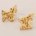 Orecchini a perno vintage in oro con texture in metallo liquido e forma irregolare - Oro (KE114625-KFC)