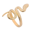 Detalle de anillo de serpiente dorado con textura de escamas y diseño abierto ajustable - Dorado