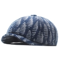 Klassische Schiebermütze mit dunkelblau-grauer floraler Jacquard-Struktur in Seitenansicht - Verstellbar / Mittelblau