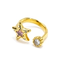 Detalle de anillo de estrella de mar dorada con circón rosa y piedras blancas en blanco - Abierto Ajustable / Dorado Color mixto Circonita Estilo 2