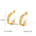 Macro detail of gold hollow chain texture C-shaped earrings with 2.35cm height dimensions - Hollow Chain C-Shaped Style (HC-E10599)