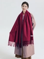 Classic red wool cashmere scarf featuring elegant fringe tassels for a winter look - Wool Style / 200x70cm / Burgundy