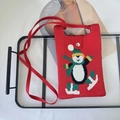Mini borsa a tracolla in maglia rossa con ricamo pinguino e chiusura magnetica in metallo - Pinguino Che Scia / Pupazzo di Neve Rosso
