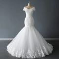 Elegante off-shoulder zeemeermin trouwjurk met kant en parels in zuiver wit - US 2 / Wit