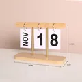 Wooden flip perpetual calendar in natural finish with 20x8x14.5cm dimensions and metal frame - M-Style Wood