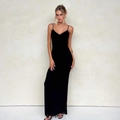 Elegantes, schmales schwarzes Maxi-Trägerkleid mit dünnen Trägern und V-Ausschnitt - Schwarz