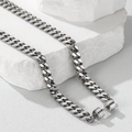 Zilveren halterhanger aan een stalen Cubaanse schakelketting voor dames en heren - PG0549 Halter Ketting Platte Gesp 55CM / Zilver