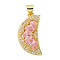 Dettaglio di ciondolo a mezzaluna con pietre rosa a goccia e zirconi bianchi - Mezzaluna d'Oro-Zirconia Rosa