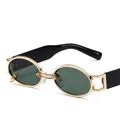 Retro-Sonnenbrille mit goldener Metallfassung, dunkelgrünen Gläsern und Ringanhänger - Goldrahmen Dunkelgrüne Gläser
