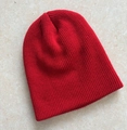 Klassische rote Rippstrickmütze aus weichem Winterstoff mit umgeschlagenem Rand - Hohe Elastizität / Rot