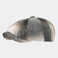 Dettaglio del cappello baker boy con motivo a spina di pesce in tweed e bottone superiore - Taglia unica / Grigio Nero Spina di Pesce