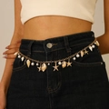 Chaîne de taille bohème dorée avec coquillages et perles sur short en jean pour la plage - Kc金大贝7769