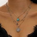 Bohemian zilveren drielaagse ketting met turquoise en vintage hangers - Gelaagde Schijf Ketting (11213) / Antiek Zilver