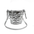 Sac seau argenté métallisé avec lacets tressés et détail de nœud élégant à l'avant - Argenté