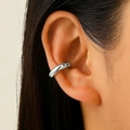 Earcuff plateado de doble capa en aleación minimalista usado en oreja de mujer - Aro Minimalista - Dorado (7604)