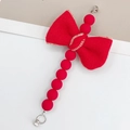 Roter Plüschbogen-Anhänger mit matten Perlen und silbernem Verschluss für DIY-Deko - Rote Perlen + Rote Schleife