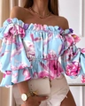 Lichtblauwe bloemenblouse met blote schouders en elastische taille voor dames - S / Hemelsblauw