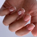Short square French manicure press-on nails with white 3D flowers and silver lines - French White Edge 3D Flower Short Square (JP3884) / 24Pcs/Box