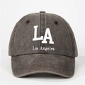 Gorra de béisbol ajustable de algodón lavado gris oscuro con bordado blanco de LA - Talla única / café