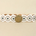 Detail van western riem met turquoise studs en gegraveerde bronzen medaillons - Brons Wit / 100cm
