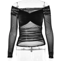 Dettaglio del top nero in tulle a spalle scoperte con eleganti pieghe drappeggiate - S / Nero