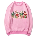 Felpa natalizia rosa con stampe di pan di zenzero e bevande su sfondo bianco - S / Style 311 / Rosa