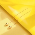 Orecchini a catena lunga placcati oro 18K con ciondolo a perla satinata minimalista - Orecchino a Filo Sfera Opaca 5mm Oro