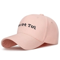 Rosafarbene Baumwoll-Baseballkappe mit Moi et Toi Bestickung und Riemen - Verstellbar / Rosa