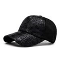 Gorra de béisbol negra con textura de grietas geométricas y panel de malla transpirable - Negro