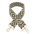 Detail des grün-beigen Jacquard-Gurtbands mit Rautenmuster und goldenen Metallhaken - Olivgrün