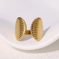 Anillo de concha en acero inoxidable bañado en oro de 18K con diseño abierto de mar - Dorado