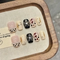 Set di unghie finte 3D con fiori scolpiti, macchie leopardate nere e perle - Extra Piccolo (XS) / 2265-Bara Extra Corta