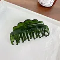 Pince à cheveux en résine vert foncé translucide avec design ondulé élégant et dents - 8.8cm / Vert