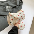 Borsa a mezzaluna in velluto bianco con fragole rosse e portamonete rotondo abbinato - Bianco