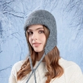 Gorro de punto gris para mujer con orejeras y lazos largos para el frío invierno - Gris