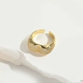 Adjustable golden waterdrop ring featuring wavy zircon pavé design on a stone base - Pave Zirconia Wave Style (Gold)