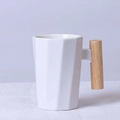 Taza blanca decagonal