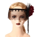 Copricapo Gatsby con velo a rete nero e un grande fiore di rosa in tessuto rosso scuro - Taglia unica / Nero (Con rosa rossa)