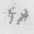Vista dettagliata del ciondolo luna e stella argento con dimensioni 17mm per 37mm - Luna Stella Bianca