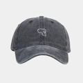 Detalle del bordado de perro blanco en una gorra de béisbol de algodón gris oscuro - Negro
