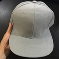 Classic light grey flat brim hip hop baseball cap made of premium twill fabric - One Size / Gray
