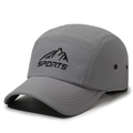 Berretto sportivo 5-panel grigio scuro a asciugatura rapida con ricamo montagna - Regolabile / Grigio chiaro