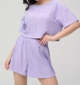 Lavendelpaarse tweedelige set met broderie, top met korte mouwen en wijde shorts - S / Lichtpaars